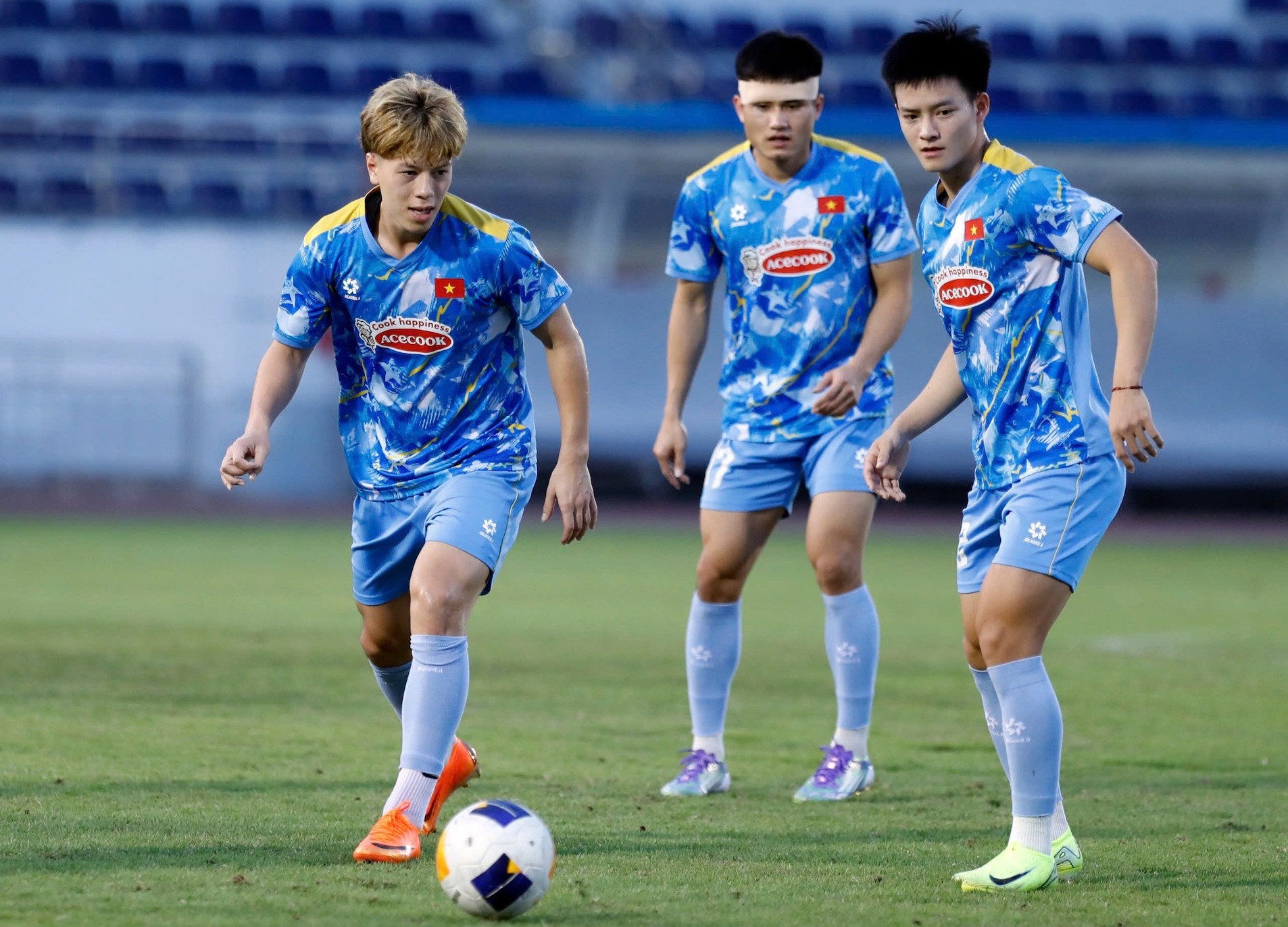 HLV Kim Sang Sik: U22 Việt Nam sẵn sàng 'ẵm' vàng SEA Games 33 u22vn_6.jpg