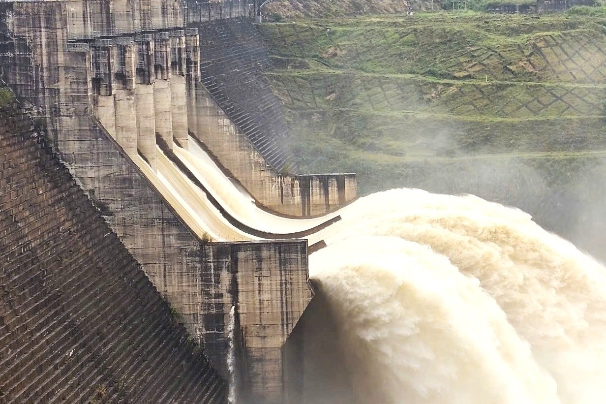 Ứng phó bão số 15, Đà Nẵng yêu cầu 5 thủy điện hạ mực nước đón lũ