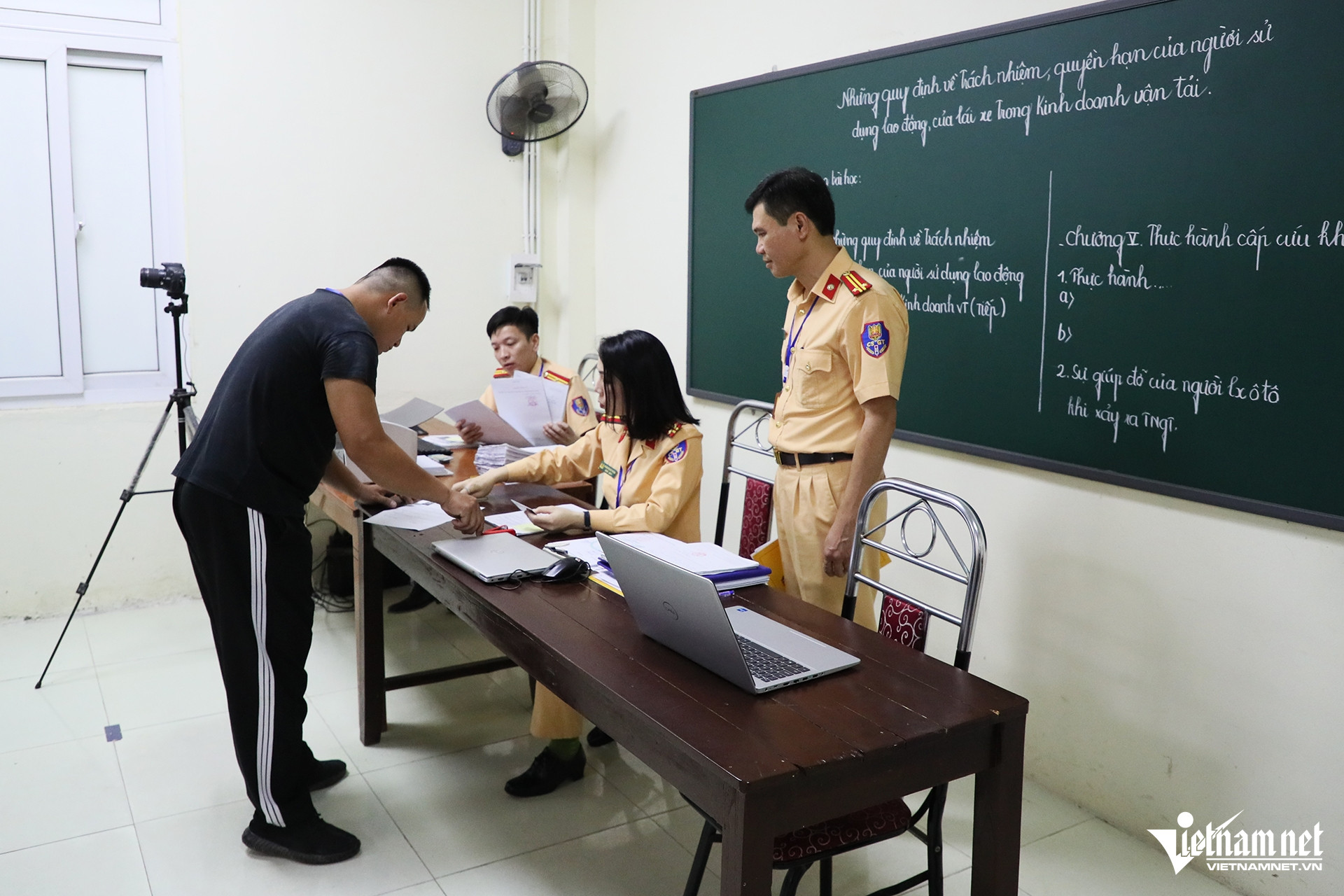 W-sat hach giay phep lai xe hn 11.JPG.jpg