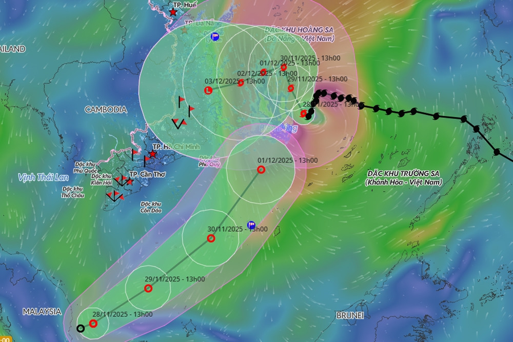 Áp thấp nhiệt đới hiếm gặp sắp vào Biển Đông, hướng lên tâm bão số 15 Koto