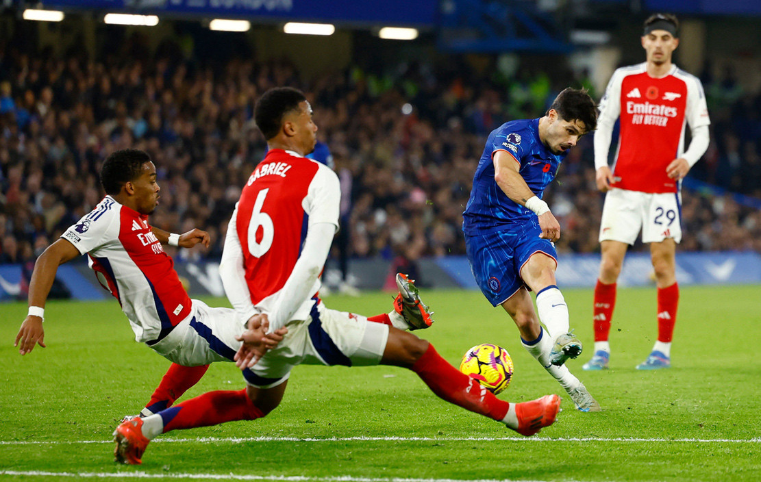 2024 11 10T180215Z_480360357_UP1EKBA1E3PTS_RTRMADP_3_SOCCER ENGLAND CHE ARS REPORT.jpg