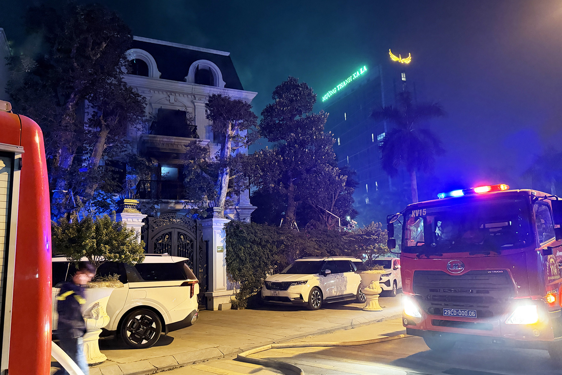 Cháy biệt thự ở Hà Nội