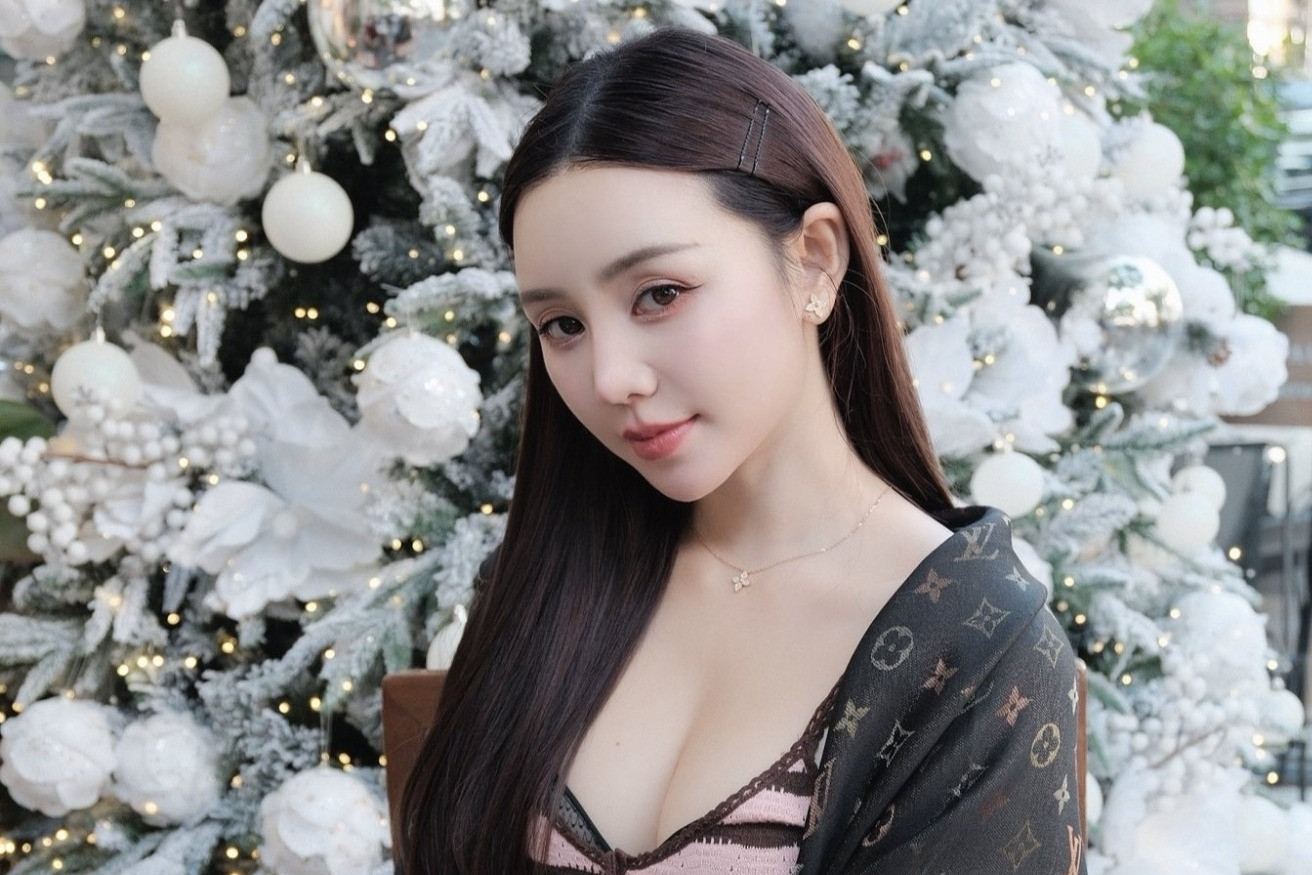 Diễn viên Quỳnh Kool gợi cảm không ngờ, BTV Hoài Anh VTV lo lắng