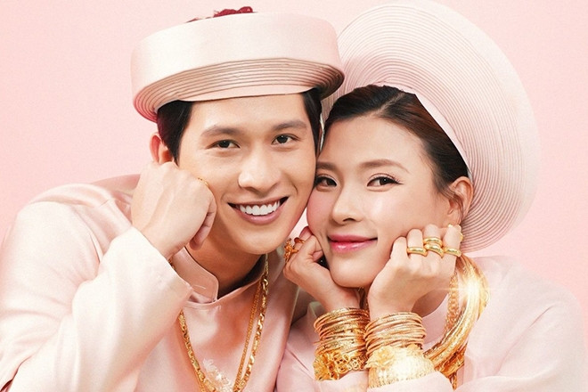 Thúy Diễm tiết lộ cảnh tình tứ với bạn diễn nam kém tuổi ở 'Khách sạn 5 sao'