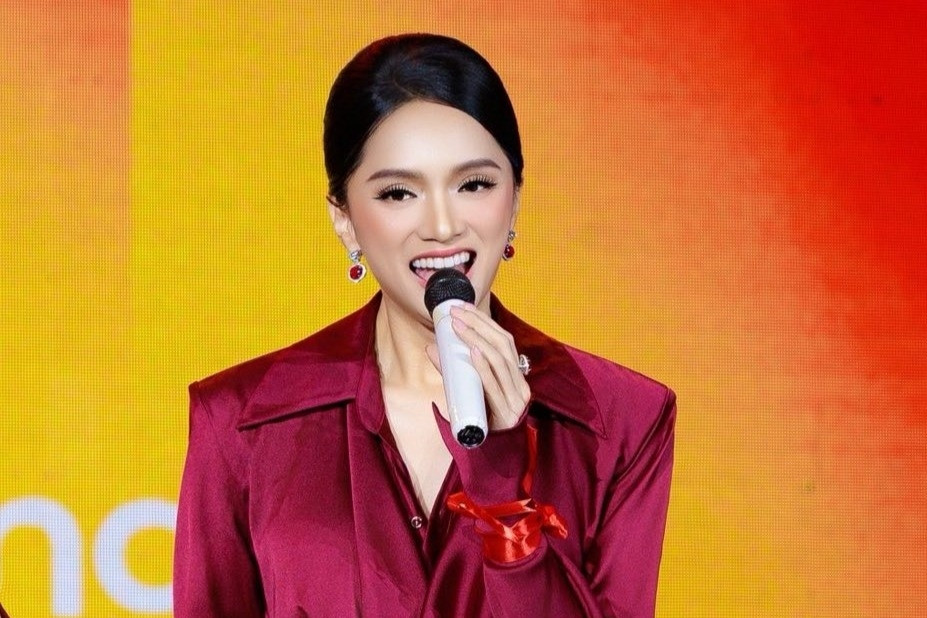 Điều khiến hoa hậu Hương Giang xúc động nghẹn ngào