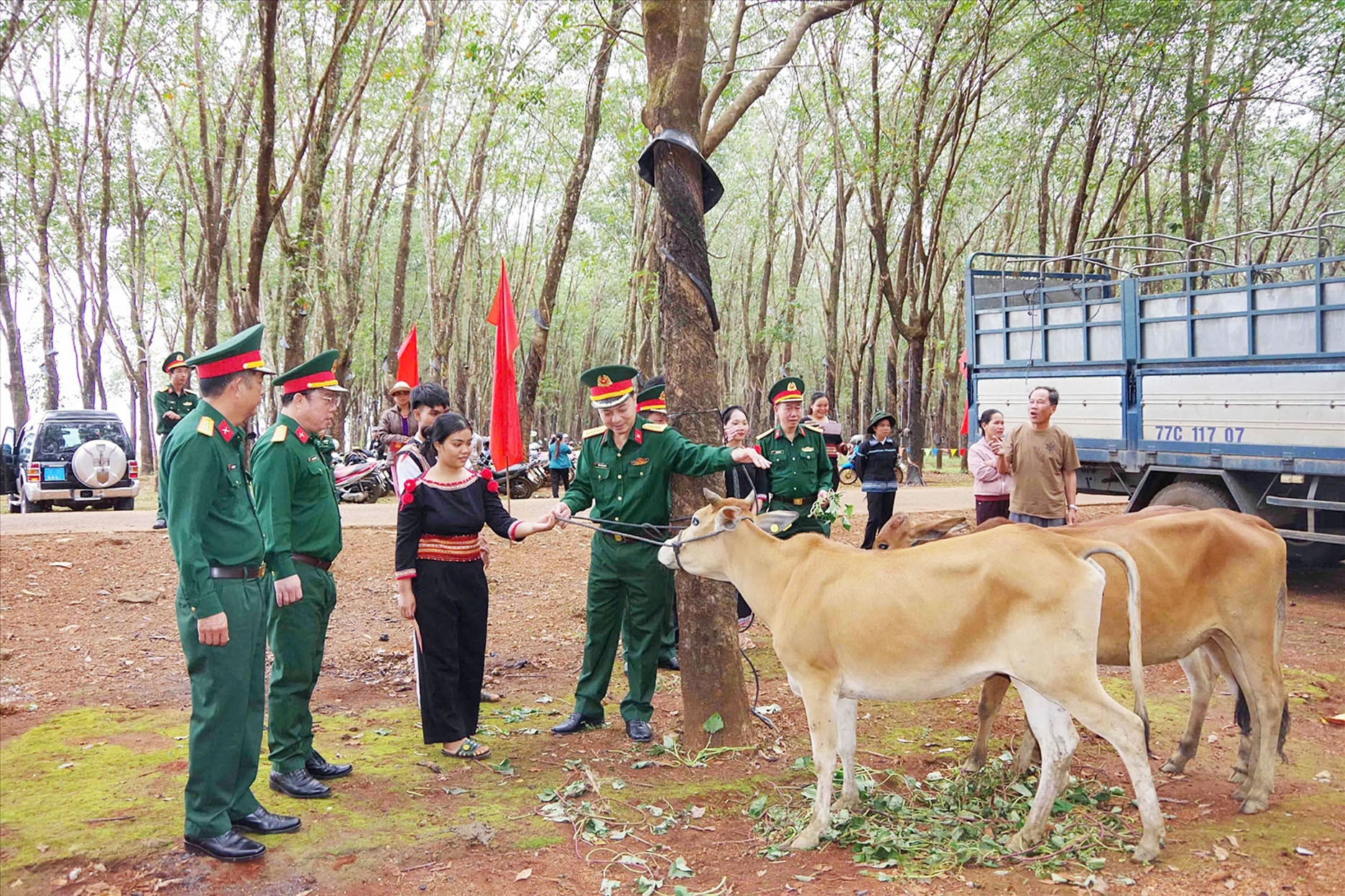 Gia Lai: Bàn giao công trình “Sao sáng buôn làng” cho các xã biên giới