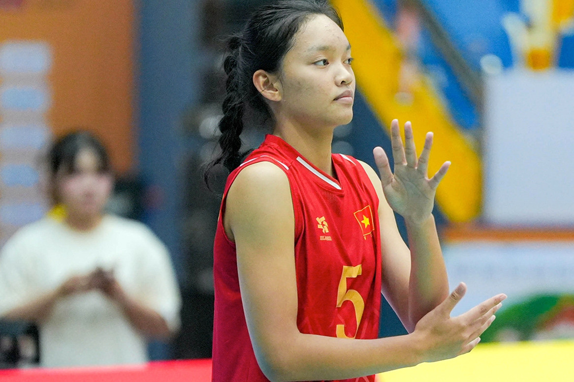 'Hiện tượng' 16 tuổi thay Bích Tuyền, Thanh Thúy