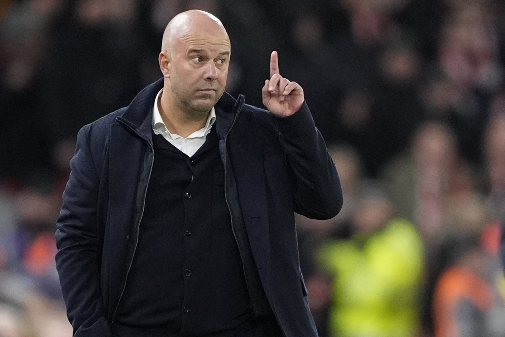 Liverpool mất bộn tiền nếu sa thải HLV Arne Slot