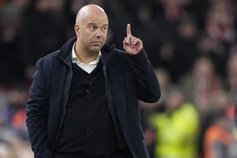 PA Arne Slot Liverpool PSV.jpg