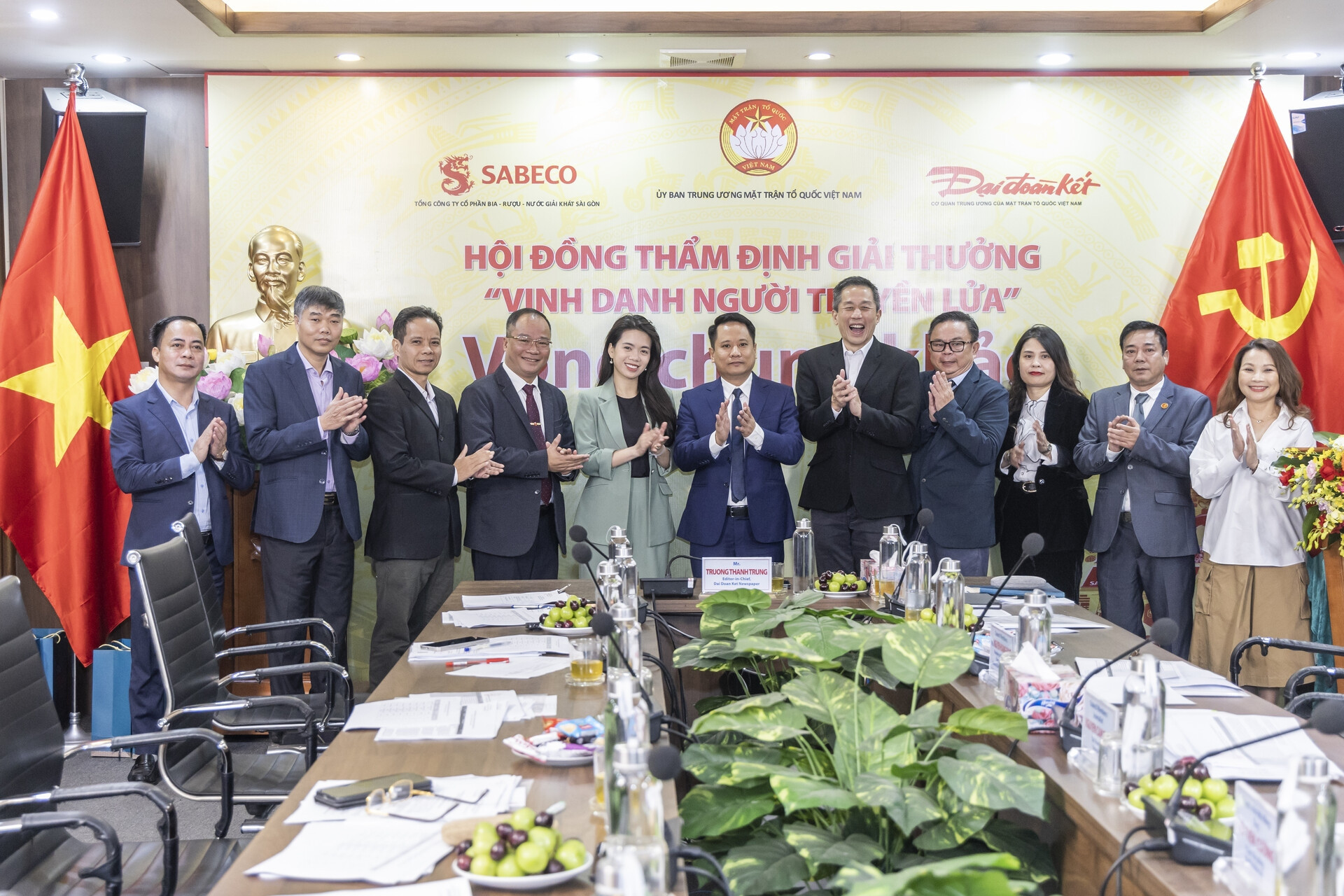 Vinh danh Người truyền lửa 2025: Top 15 gương mặt sắp lộ diện