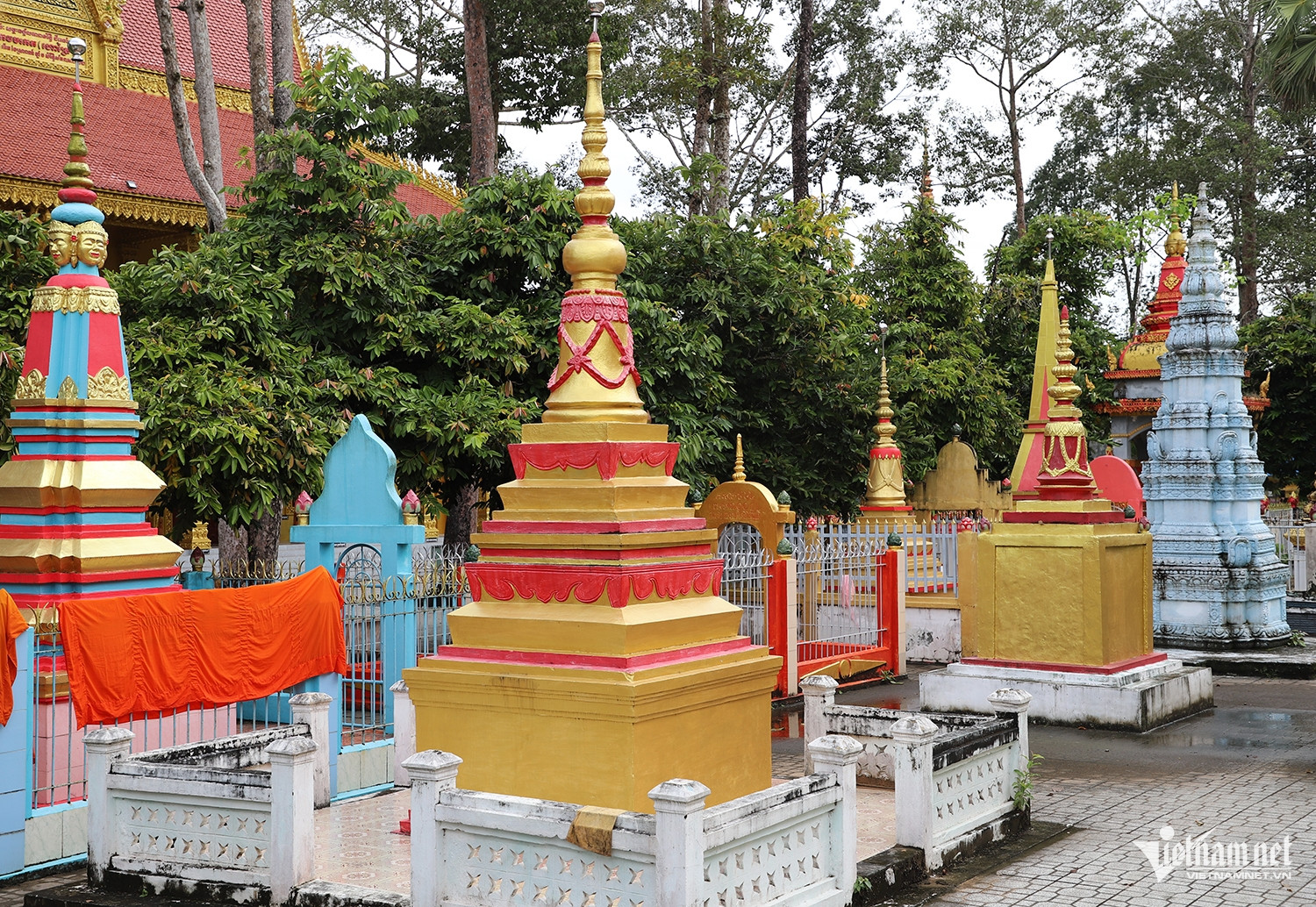 W-chùa bốn mặt 5.JPG.jpg