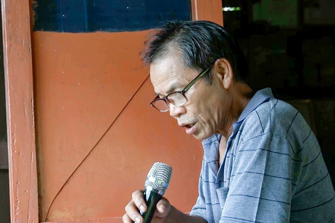  Loa Hồ Ba đưa chính sách dân tộc về với bà con Bru-Vân Kiều