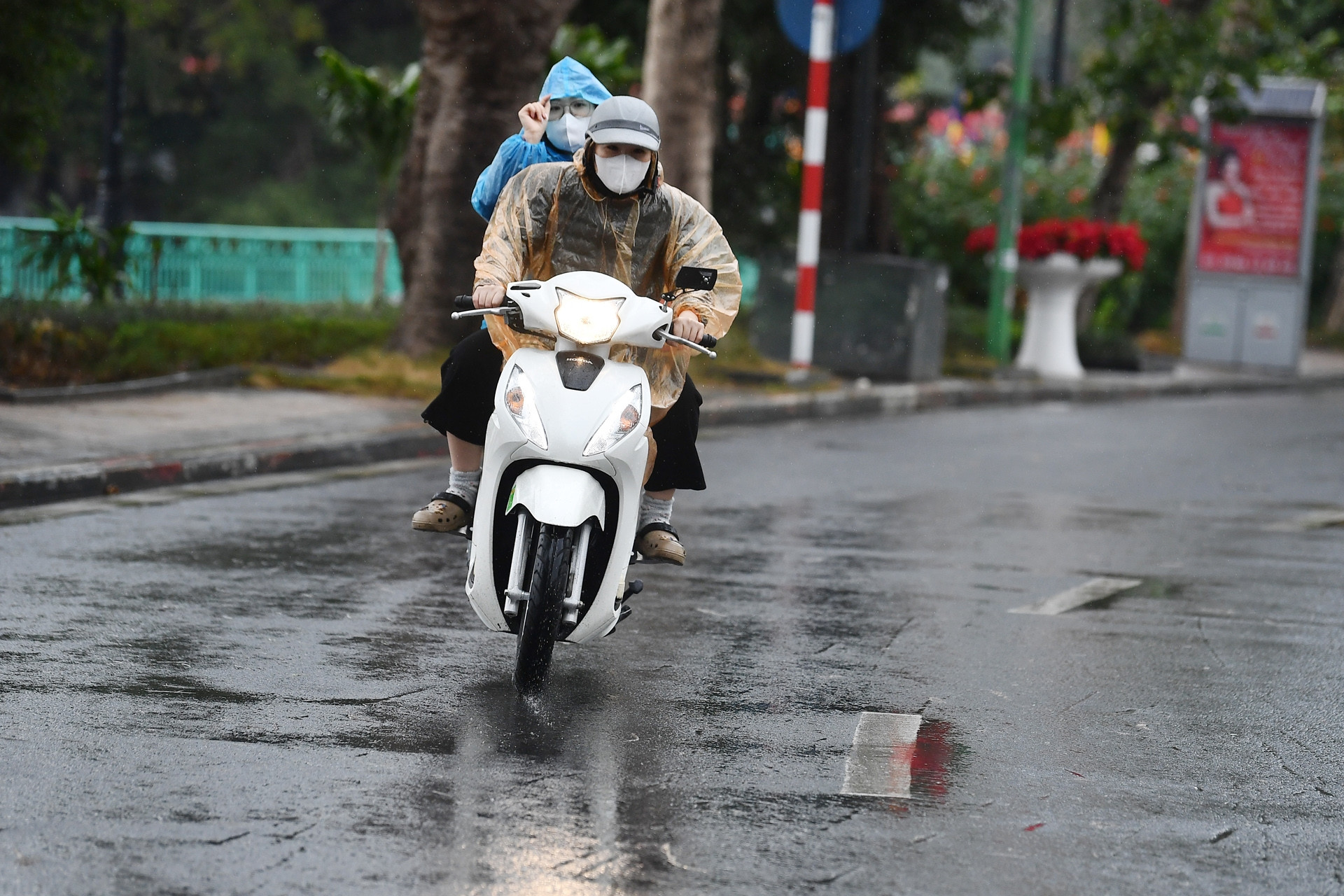 Dự báo thời tiết 3/11/2025: Hà Nội vừa mưa vừa rét, miền Bắc có nơi dưới 15 độ