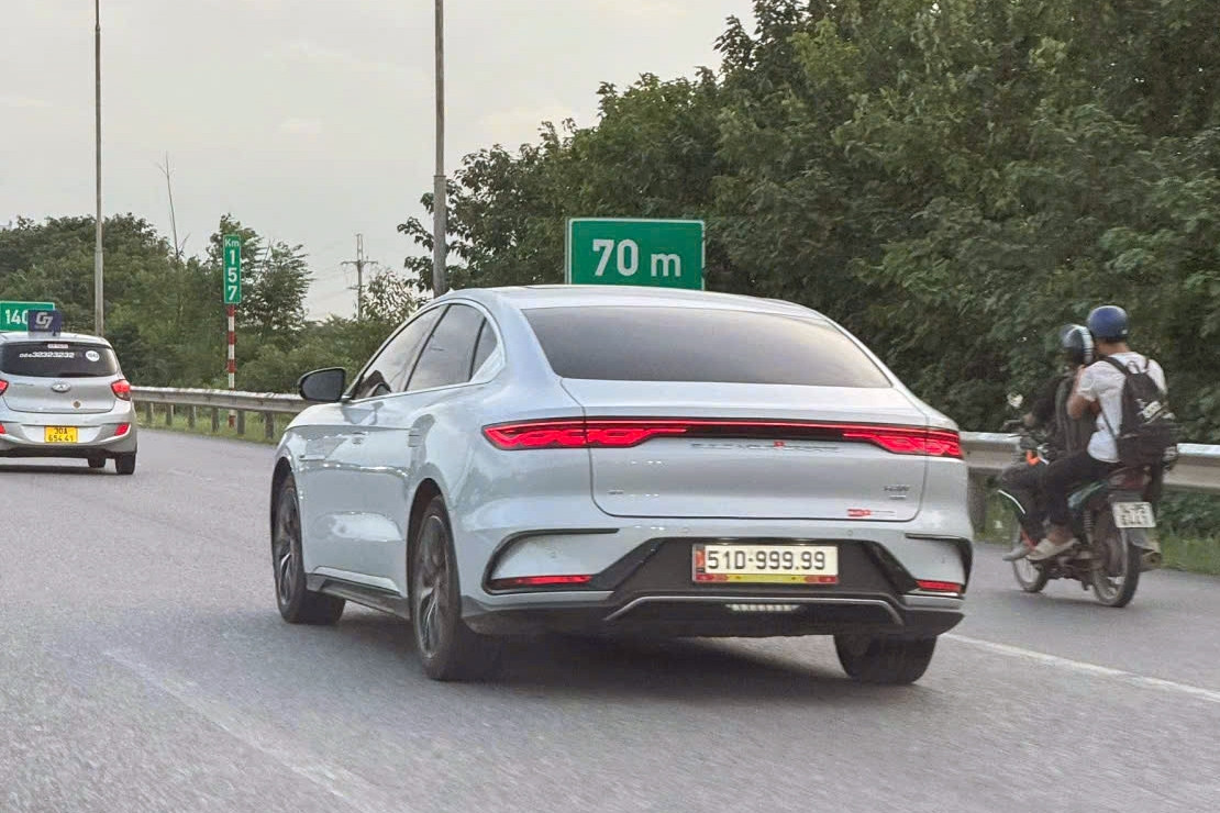 Biển ngũ quý 9 hơn 4 tỷ rời VF 3 gắn lên BYD Han, Huấn 