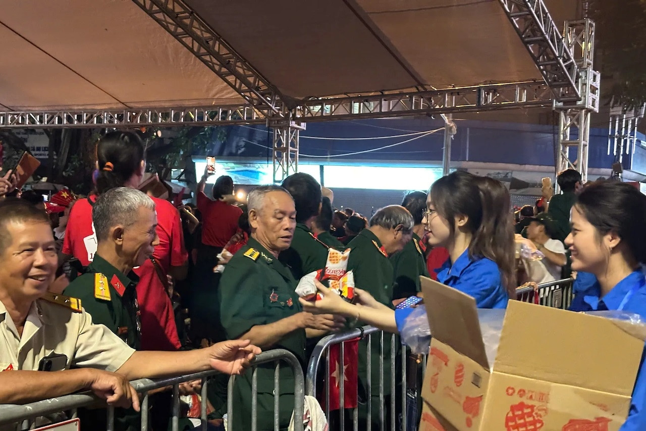 Chủ tịch UBND TP Hà Nội Trần Sỹ Thanh đối thoại với thanh niên