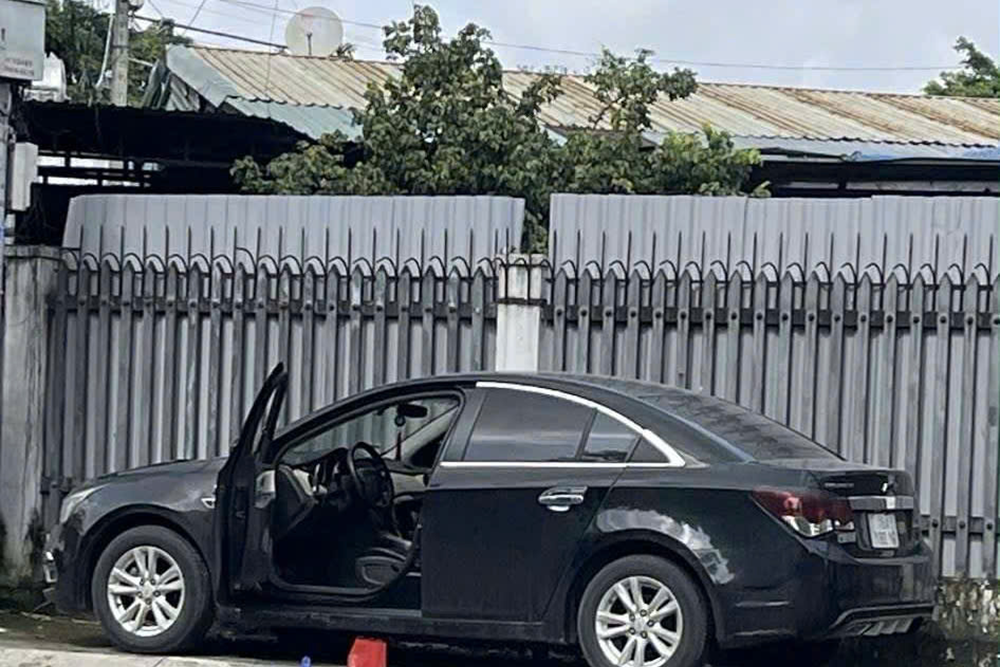 Cốp xe sedan Chevrolet Cruze: Người chui vào thì không thể thoát ra từ bên trong