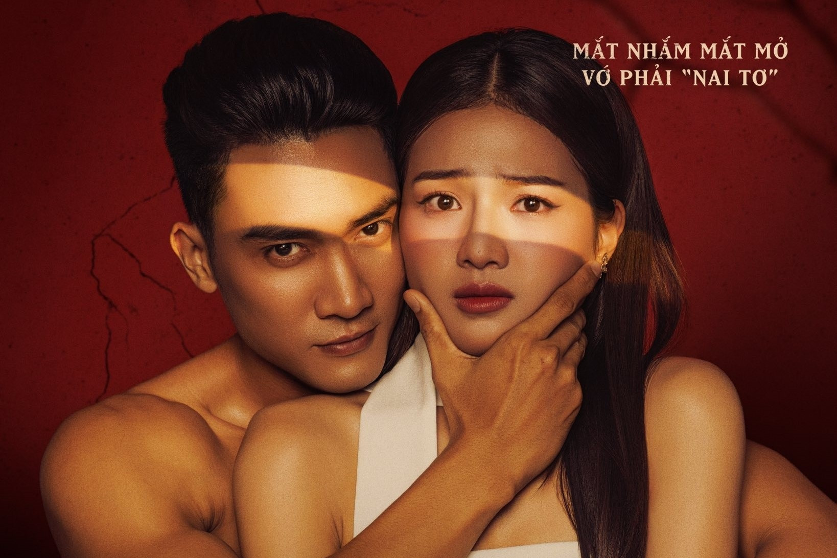 Doanh thu thảm họa của phim Việt ngập cảnh nóng 'Bịt mắt bắt nai'