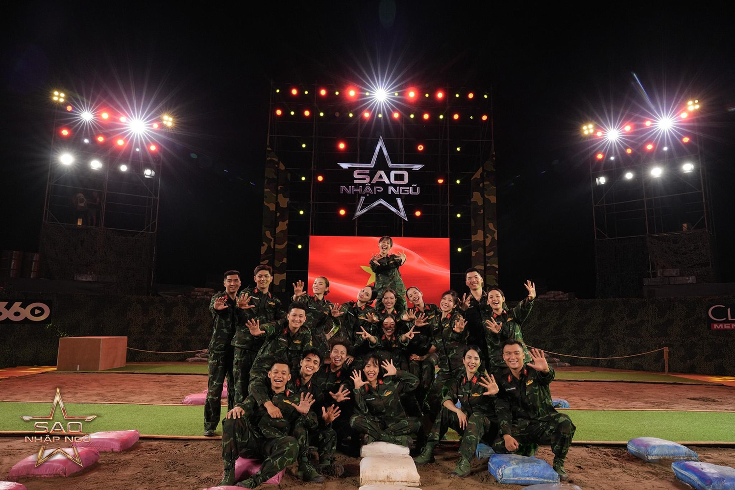 Hai ‘chiến sĩ’ xin được ở lại tiếp tục rèn luyện tại Sao Nhập Ngũ 2025