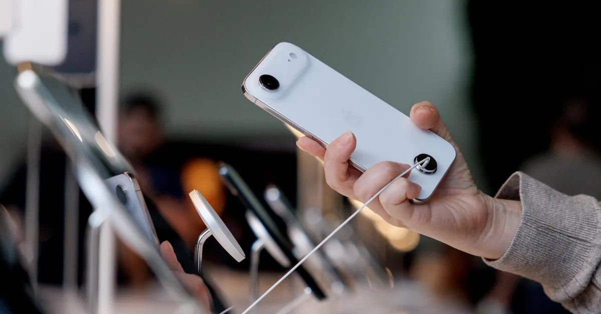 iPhone Air và "vấn đề đứa con giữa" muôn thuở của Apple