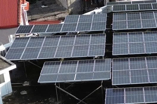 Lắp đặt điện mặt trời mái nhà, các hộ gia đình được tài trợ số tiền lớn