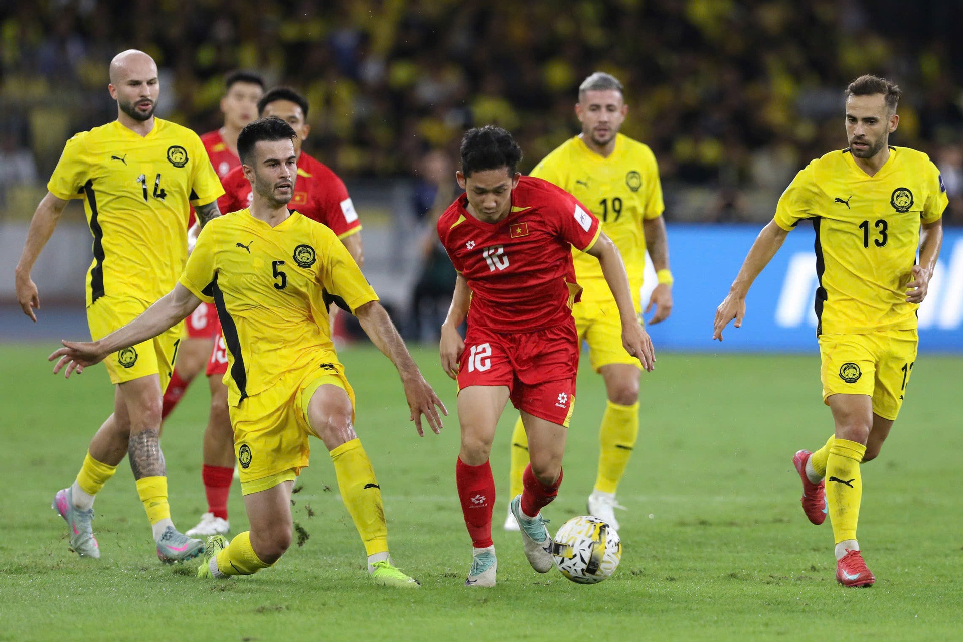 Lý do FIFA chưa thông báo quyết định phạt Malaysia