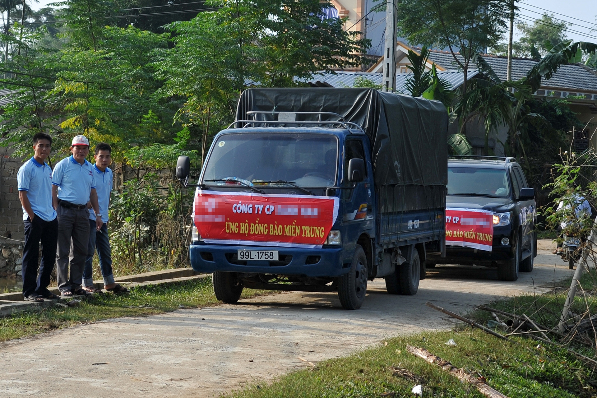 Miễn phí đường bộ cho các xe chở hàng cứu trợ