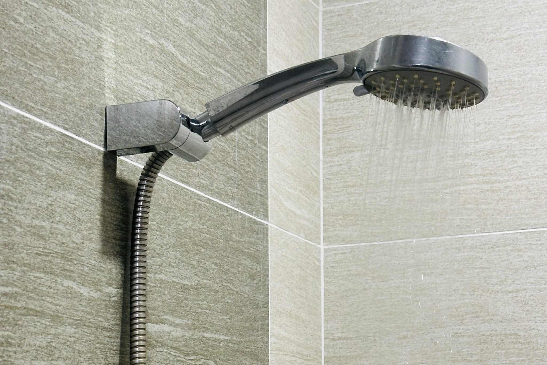 Người đàn ông tử vong trong phòng tắm, 3 lưu ý để tránh nguy hiểm