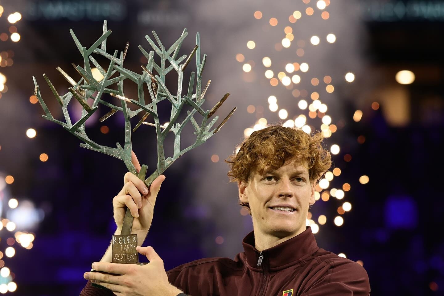 Sinner lần đầu vô địch Paris Masters, soán ngôi số 1 ATP của Alcaraz