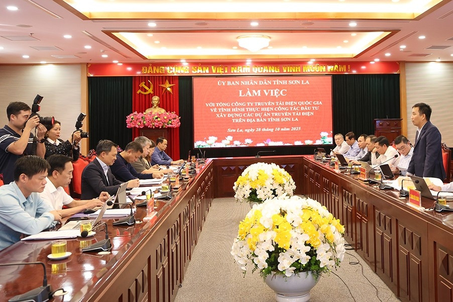 Sơn La phối hợp với EVNNPT tăng tốc các dự án truyền tải điện trên địa bàn