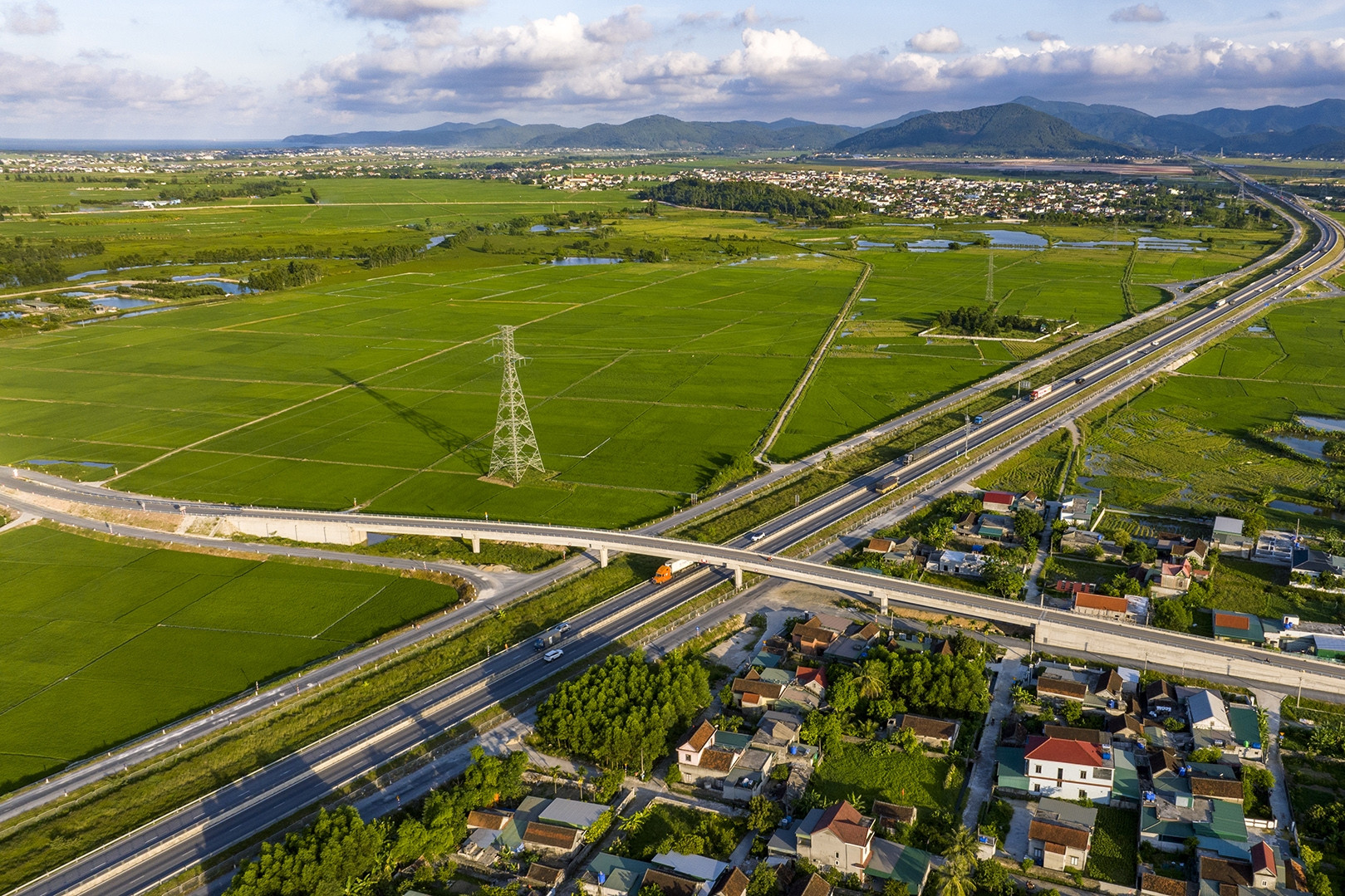 Tăng tốc, bứt phá hoàn thành thêm khoảng 1.200km cao tốc vào năm 2025