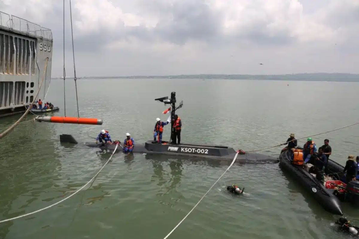 Tàu ngầm ngư lôi 4.jpg