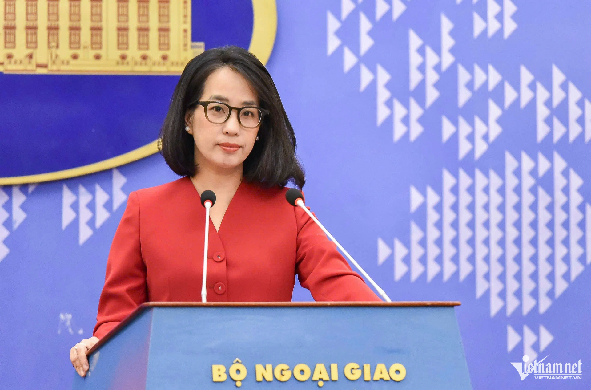 W-Pham Thu Hang 3.jpg