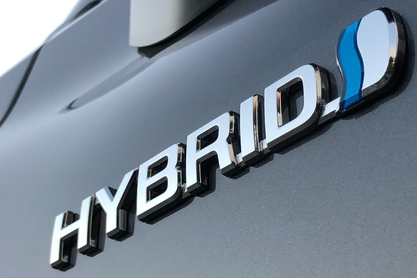 Xe hybrid bùng nổ, chuẩn bị giảm giá mạnh từ đầu năm 2026