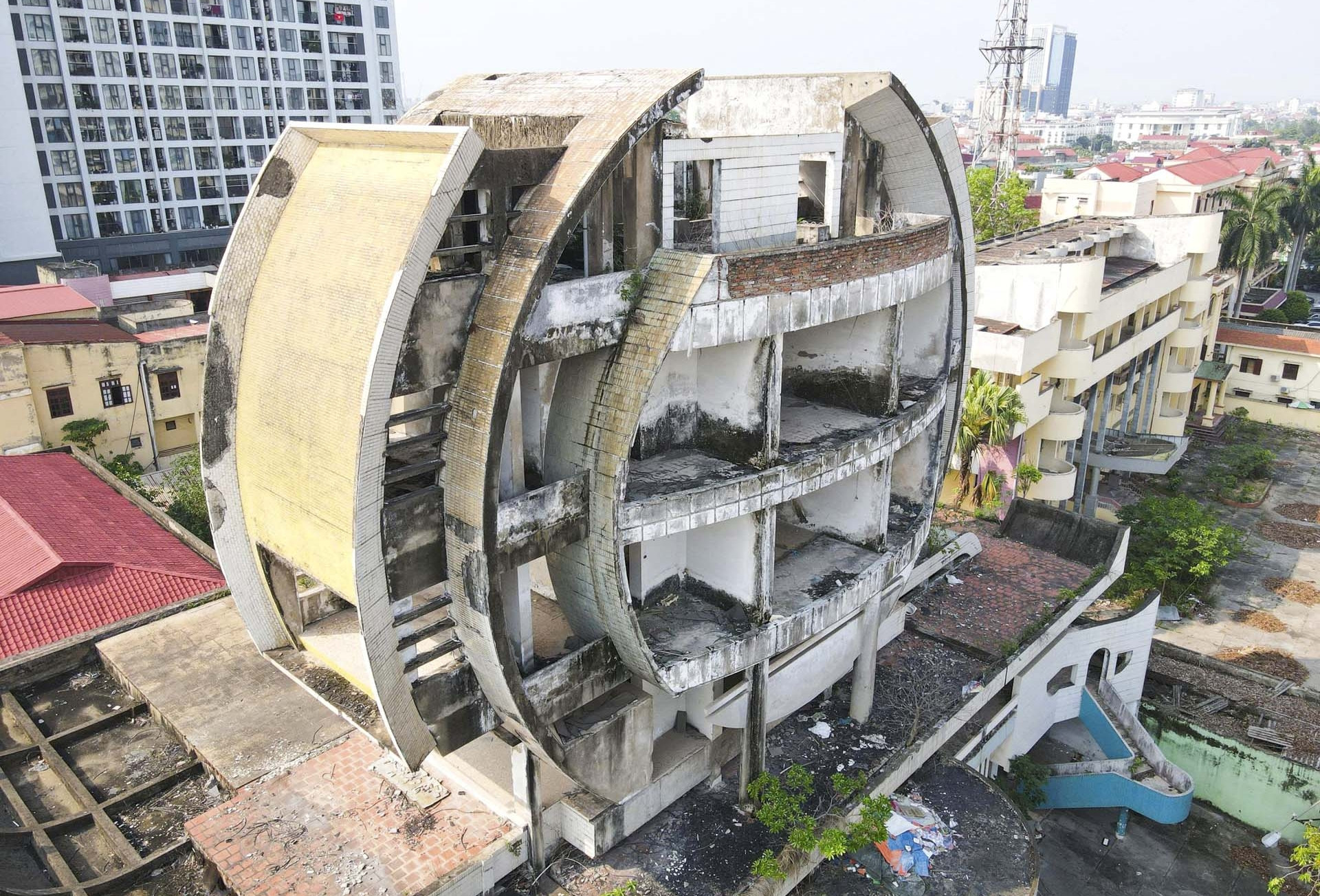 Bắc Ninh: Nhiều trụ sở công trên 'đất vàng' bỏ hoang, xuống cấp nghiêm trọng