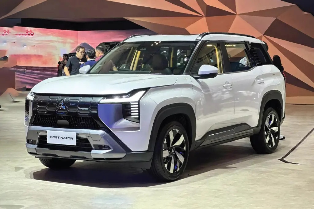 Loạt xe mới sắp ra mắt thị trường Việt Nam tháng cuối năm, chủ yếu là xe gầm cao