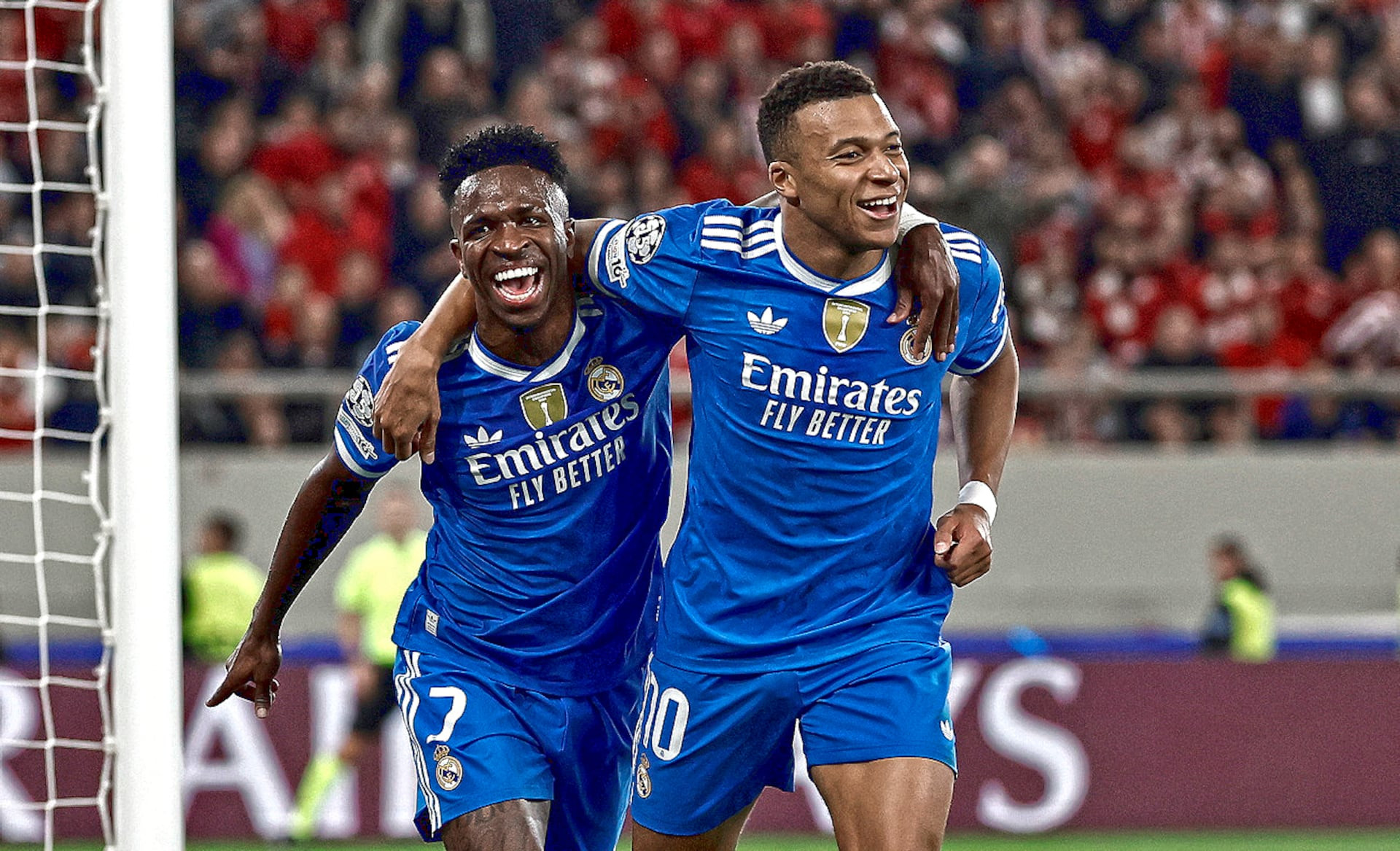 Mbappe đang thi đấu ăn ý với Vinicius.