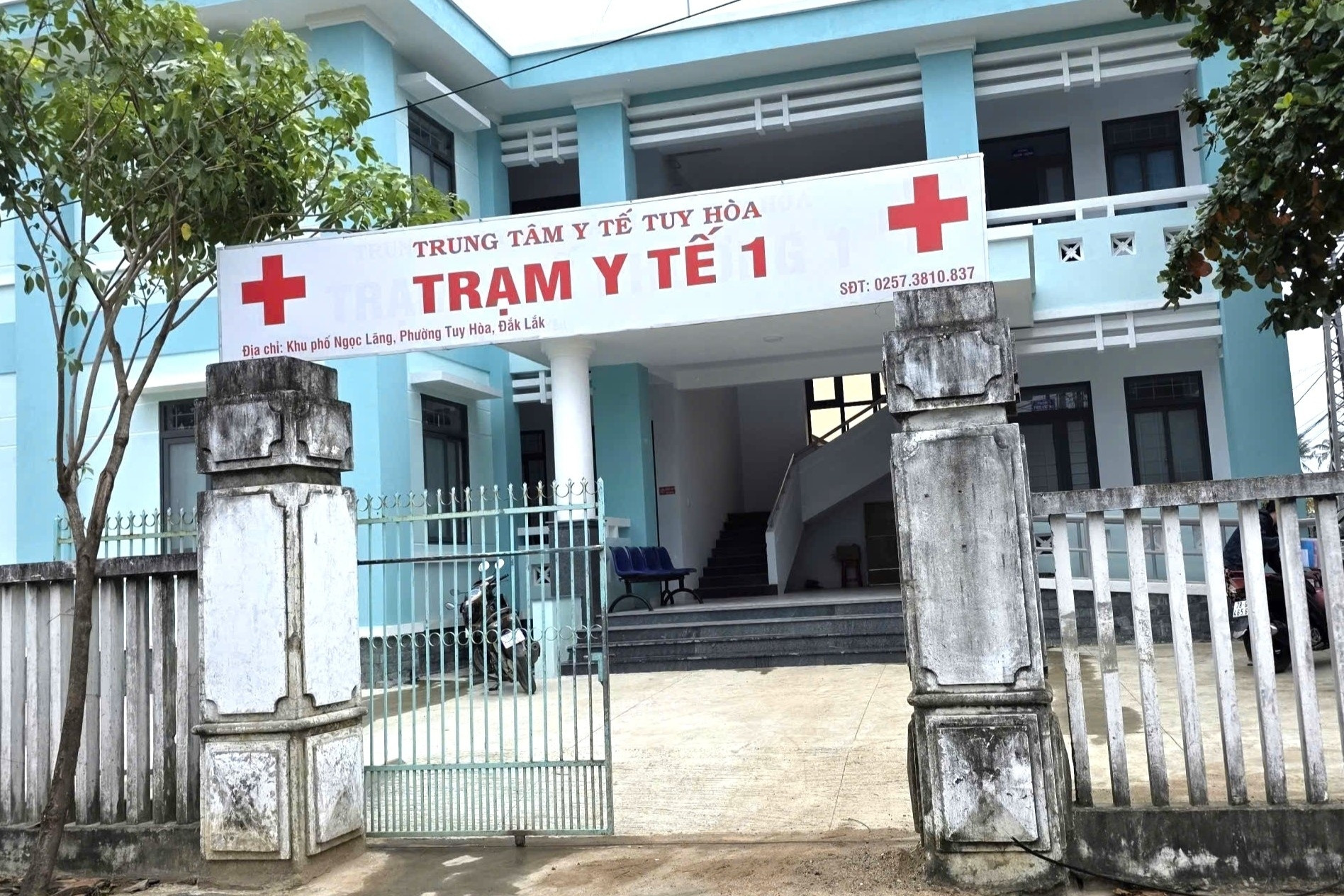 Nhân viên y tế không cho sản phụ, trẻ nhỏ vào tránh lũ, trạm trưởng lý giải