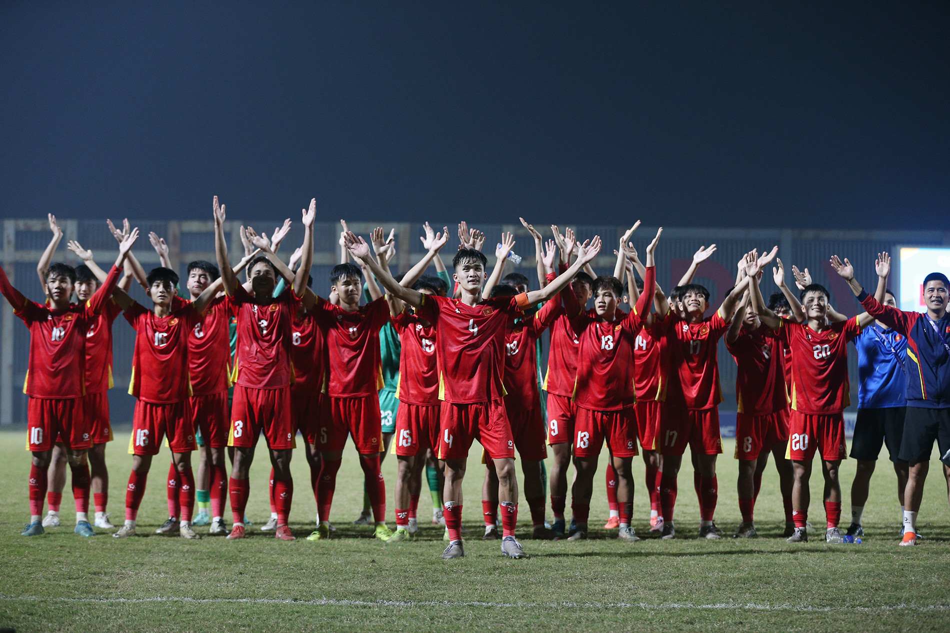 u17 viet nam 1.JPG