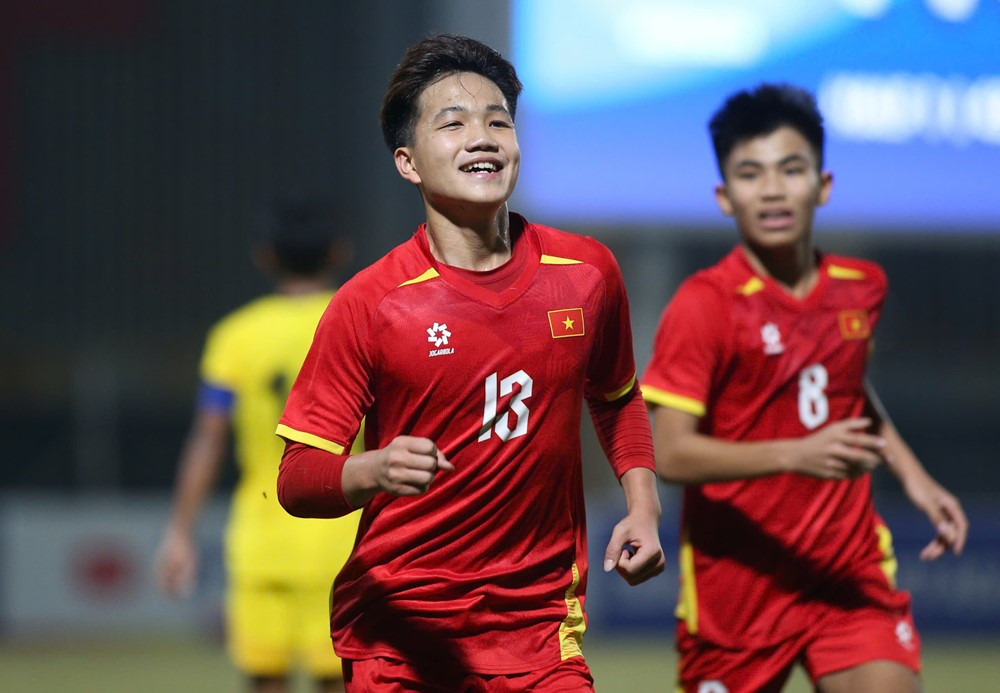 U17 Viet Nam vs U17 Malaysia 2.jpg