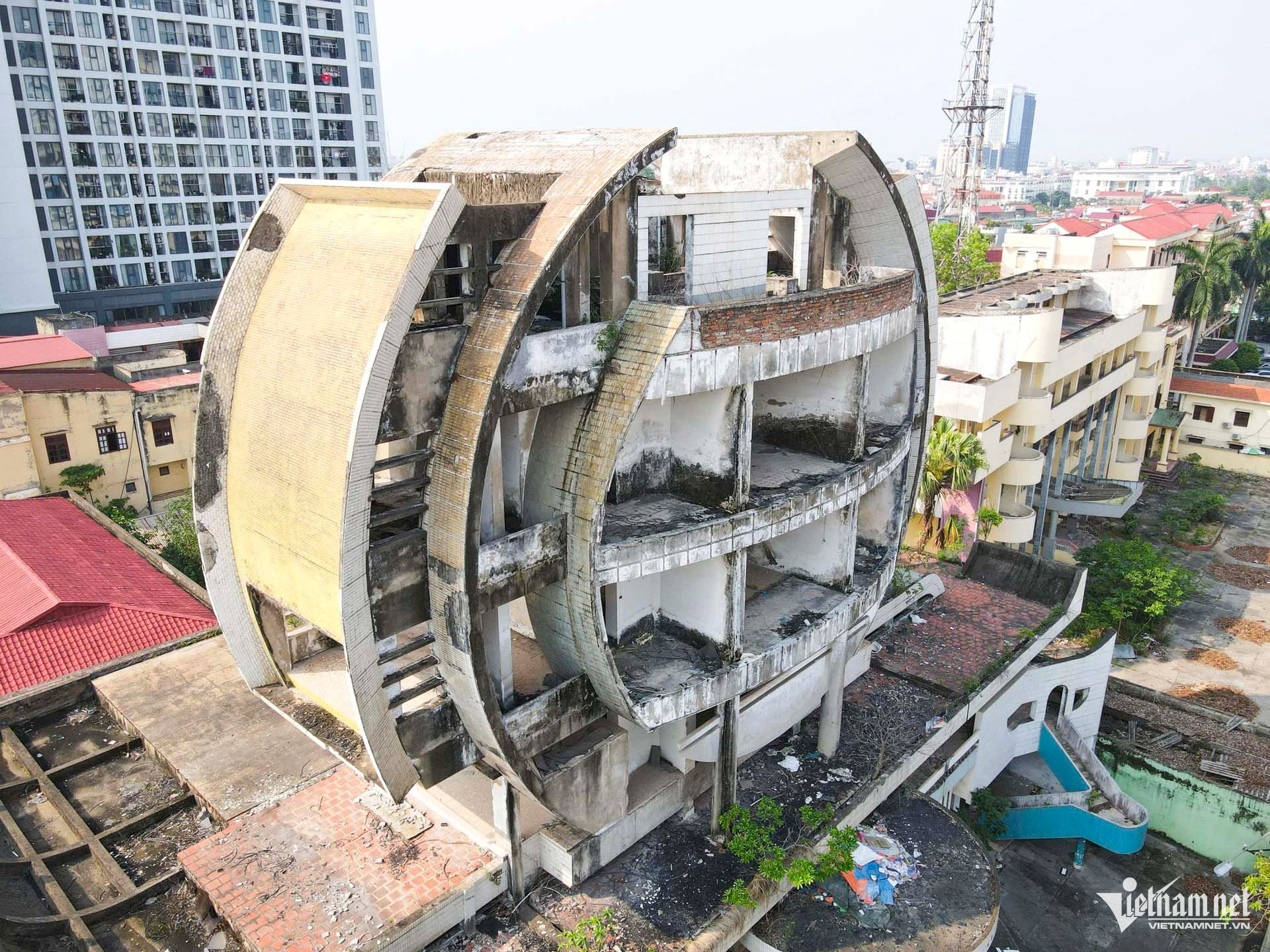 W-đài truyền hình bắc giang bỏ hoang_5.JPG.jpg