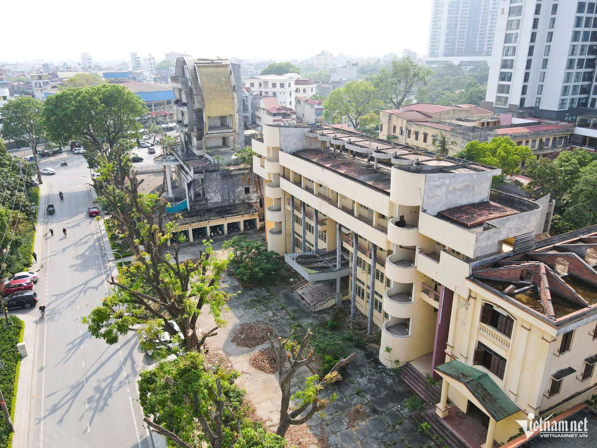 W-đài truyền hình bắc giang bỏ hoang.JPG.jpg