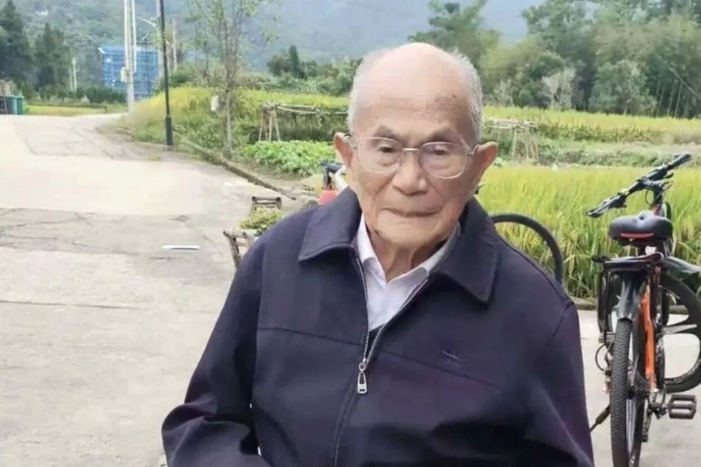 Đặc điểm khác lạ của cụ ông sống thọ 111 tuổi