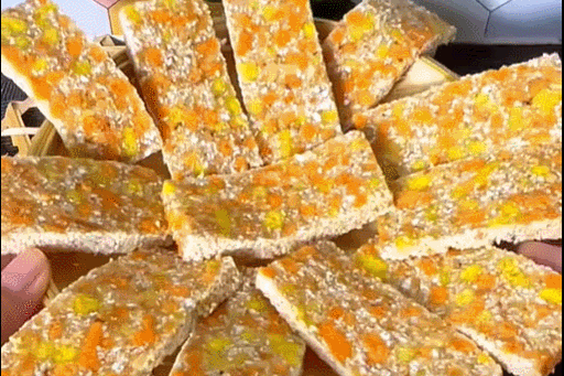 Mê đặc sản bánh cáy Hưng Yên, khách đặt ship 100km về bày cỗ, làm quà