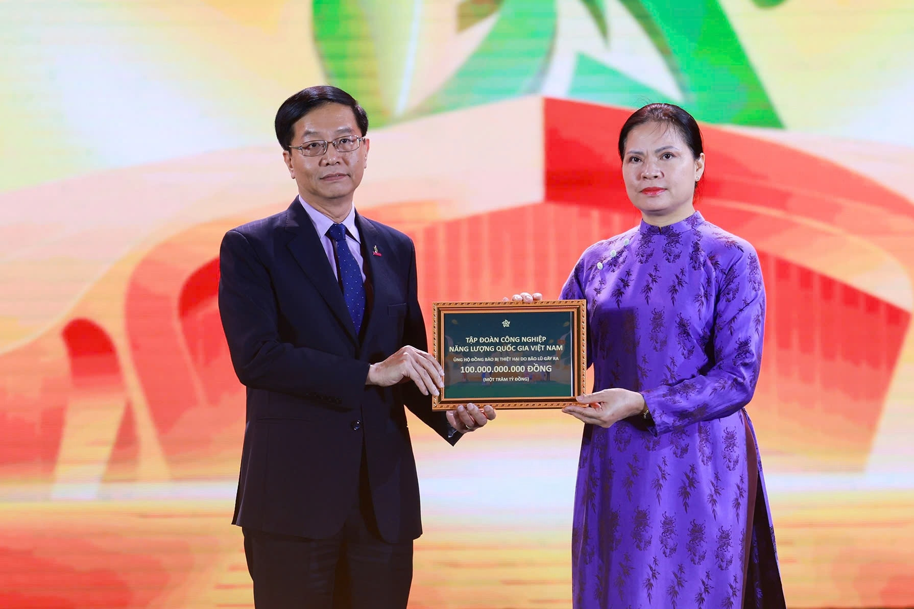 Petrovietnam khẩn trương hỗ trợ miền Trung đang ngập trong mưa lũ