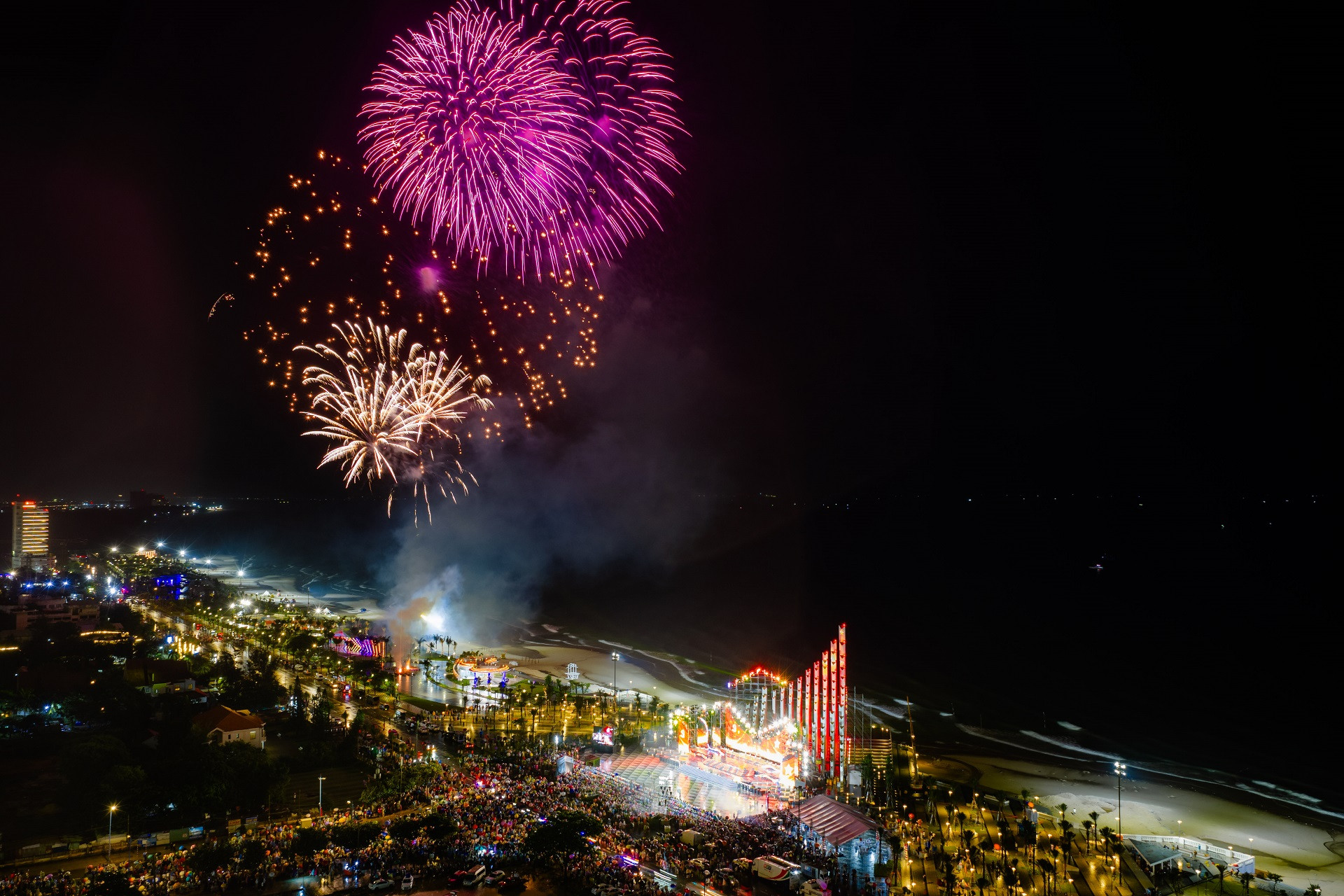 Phao hoa bien Vung Tau(1).jpg