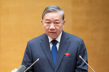 Tổng Bí thư: Đừng để tuyên bố tinh gọn bộ máy mà sinh thêm tầng nấc xin - cho ngoài thực tế