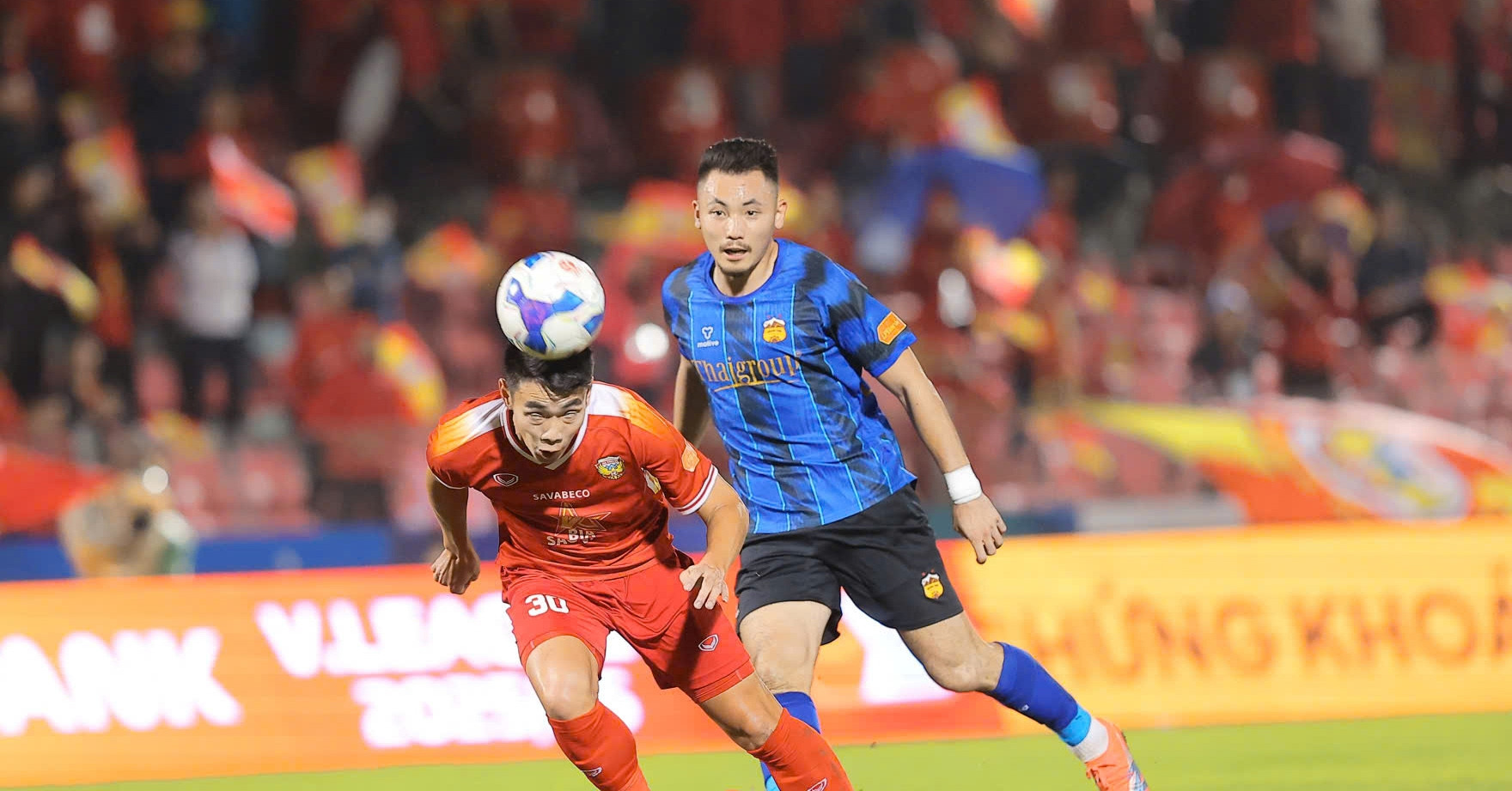 Trực tiếp bóng đá Hà Tĩnh 0-0 HAGL: Thế trận chặt chẽ