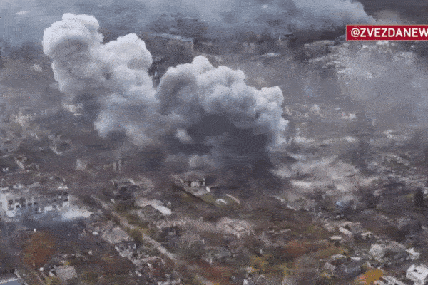 Video quân đội Nga thả bom FAB-500 cày nát cứ điểm của Ukraine ở Donetsk