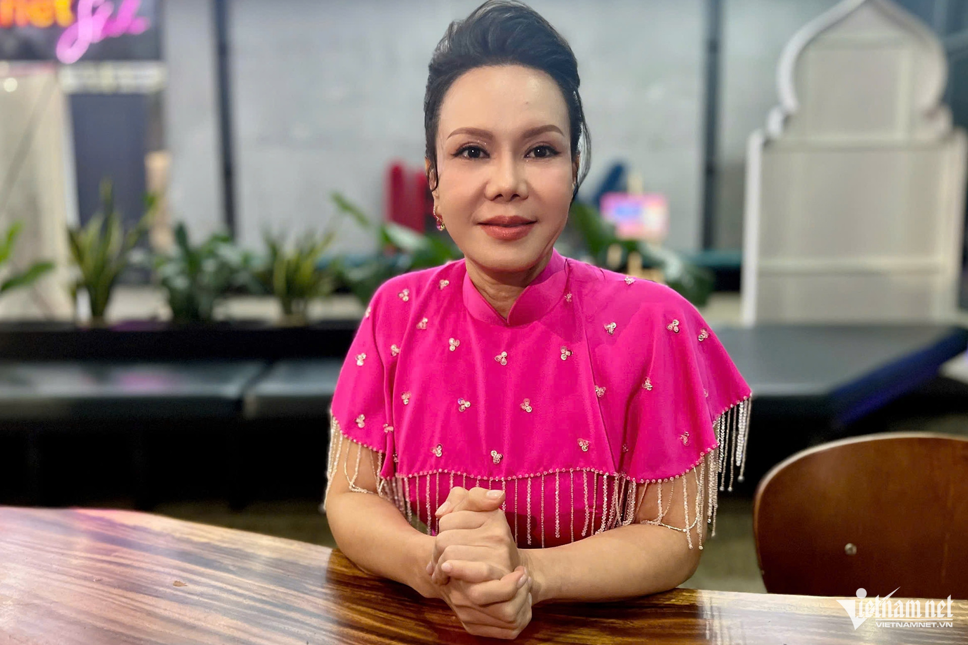 Nghệ sĩ Việt Hương