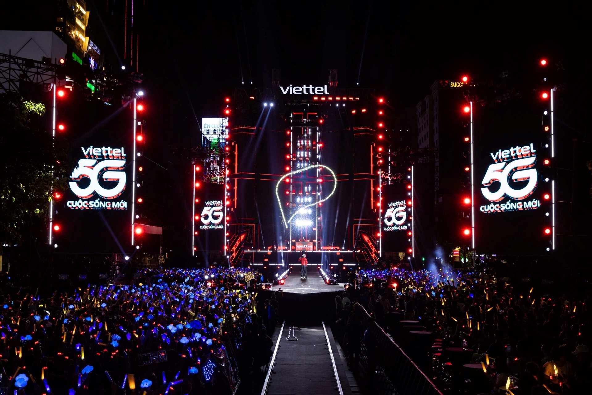 Y-Fest 2025 - nơi hòa nhịp thấu cảm cùng âm nhạc và công nghệ của Viettel